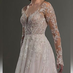 NEVER WORN OR ALTERED Martina Liana 1097 NWOT